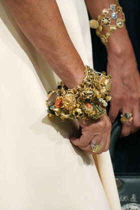 September 7, 2022, New York, NY, USA: Jewelry detail at the FIT 2022 Couture Council Luncheon,.David H. Koch Theater, Lincoln Center, NYC.September 7, 2022. New York USA - ZUMAms4_ 20220907_zaf_ms4_015 Copyright: xSoniaxMoskowitzxGordonx