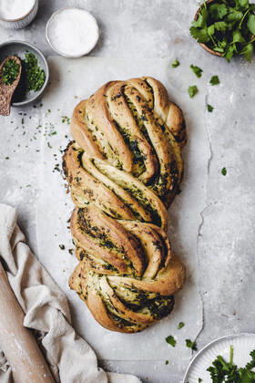 IMAGO Creative, Food, Brot, Knoblauchbrot Garlic Herb Twist Bread Garlic Herb Twist Bread Copyright: xTajdaxFerkox TF170720-39
