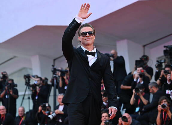 Bilder des Jahres 2022, Entertainment 09 September Entertainment Themen der Woche KW36 Filmfestspiele in Venedig, Blonde Premiere September 8, 2022, VENICE: US producer Brad Pitt arrives for the premiere of Blonde during the 79th Venice Film Festival in Venice, Italy, 08 September 2022. The movie is presented in official competition Venezia 79 at the festival running from 31 August to 10 September 2022. ANSA ETTORE FERRARI. VENICE - ZUMAa110 20220908_zaf_a110_122 Copyright: xEttorexFerrarix