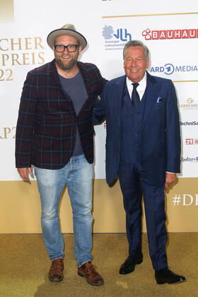 Gregor Meyle und Roland Kaiser bei der Verleihung Deutscher Radiopreis am 8.09.2022 in Hamburg Deutscher Radiopreis 2022 Verleihung in Hamburg