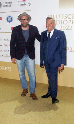 Gregor Meyle und Roland Kaiser bei der Verleihung Deutscher Radiopreis am 8.09.2022 in Hamburg Deutscher Radiopreis 2022 Verleihung in Hamburg
