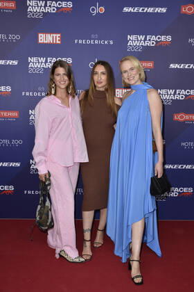 Sophie Claussen, Aphrodite Popis und Claudia Bothe beim Bunte New Faces Award STYLE in Berlin 08.09.2022