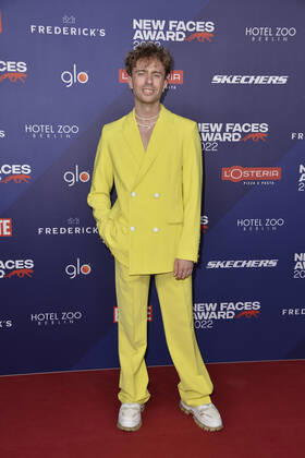 Felix Nieder beim Bunte New Faces Award STYLE in Berlin 08.09.2022