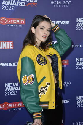 Caroline Hartig beim Bunte New Faces Award STYLE in Berlin 08.09.2022