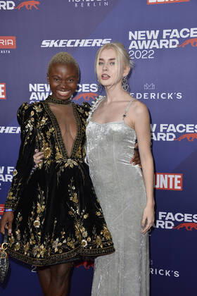 Noella Mbomba und Luca Lorenz beim Bunte New Faces Award STYLE in Berlin 08.09.2022