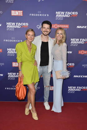 Anna Borisovna, Sven Gold und Carolin Henseler beim Bunte New Faces Award STYLE in Berlin 08.09.2022