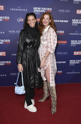 Betty Taube und Jana Heinisch beim Bunte New Faces Award STYLE in Berlin 08.09.2022