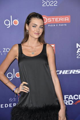 Celine Bethmann beim Bunte New Faces Award STYLE in Berlin 08.09.2022