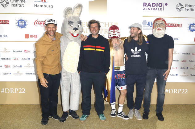 Sportfreunde Stiller bei der Verleihung des Deutschen Radiopreises 2022 im Schuppen 52. Hamburg, 08.09.2022