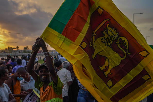 Protest In Colombo, Sri Lanka Anti-government protester with Sri Lankan Flag at Galle Face. September 09, 2022 Colombo, Sri Lanka.This protest was held to demand the release of the activists who were imprisoned in the recent protests and to remember all those who died or were disabled during the recent protests. Apart from this, their main slogans were to demand not to increase the prices of goods. Colombo Sri Lanka Copyright: xThilinaxKaluthotagex originalFilename: kaluthotage-notitle220909_npwcJ