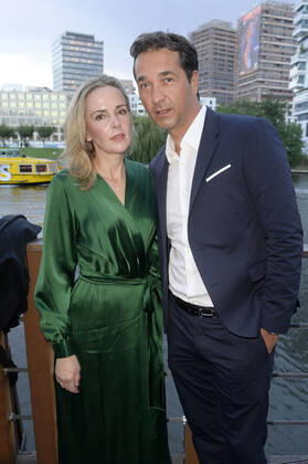 Denise Zich und Andreas Elsholz bei der Verleihung des Deutschen Schauspielpreises 2022 im Restaurant Spindler & Klatt. Berlin, 09.09.2022