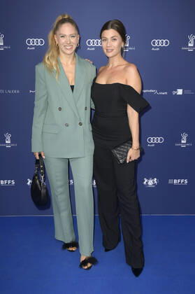 Vanessa Prinz und Nadine Klein bei der Verleihung des Deutschen Schauspielpreises 2022 im Restaurant Spindler & Klatt. Berlin, 09.09.2022