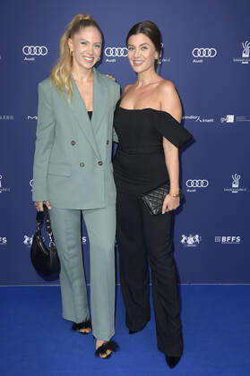 Vanessa Prinz und Nadine Klein bei der Verleihung des Deutschen Schauspielpreises 2022 im Restaurant Spindler & Klatt. Berlin, 09.09.2022
