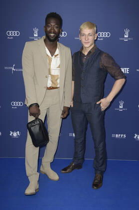 Farba Dieng und Julius Nitschkoff bei der Verleihung des Deutschen Schauspielpreises 2022 im Restaurant Spindler & Klatt. Berlin, 09.09.2022