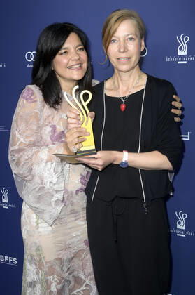 Jasmin Tabatabai und Jule Böwe bei der Verleihung des Deutschen Schauspielpreises 2022 im Restaurant Spindler & Klatt. Berlin, 09.09.2022