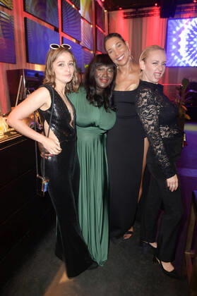 Sarah Alles, Thelma Buabeng, Annabelle Mandeng und Leslie Clio bei der Verleihung des Deutschen Schauspielpreises 2022 im Restaurant Spindler & Klatt. Berlin, 09.09.2022