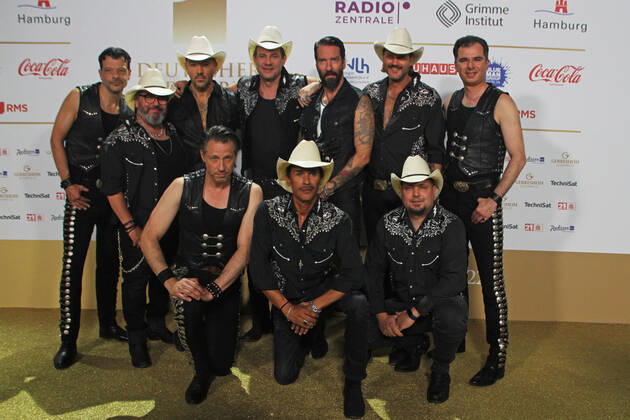 Die Band The BossHoss mit Alec Voelkel und Sascha Vollmer bei der Verleihung des 13. Deutschen Radiopreises 2022 im Schuppen 52. Hamburg, 08.09.2022 Verleihung des 13. Deutschen Radiopreises 2022 in Hamburg, Hamburg Hamburg Deutschland Hamburg