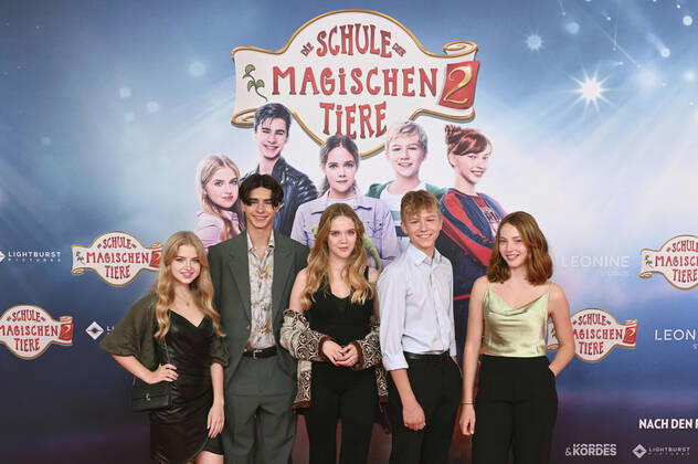 Entertainment Themen der Woche KW36 Emilia Pieske, Loris Sichrovsky, Lilith Johna, Leonard Artur Conrads und Emilia Maier bei der Premiere des Kinofilms Die Schule der magischen Tiere 2 im Mathäser Filmpalast. München, 10.09..2022
