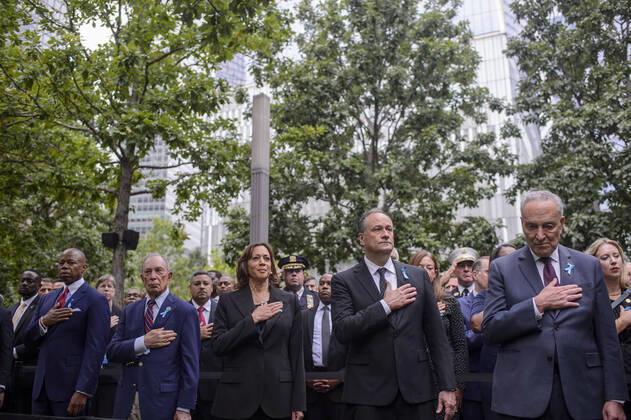 Bilder des Jahres 2022, News 09 September News Themen der Woche KW36 News Bilder des Tages Vice President Kamala Harris .Second Gentleman Doug Emhoff ...at Ground Zero in New York City on Sunday, September 11, 2022.  WAP20220911301 BONNIExCASH