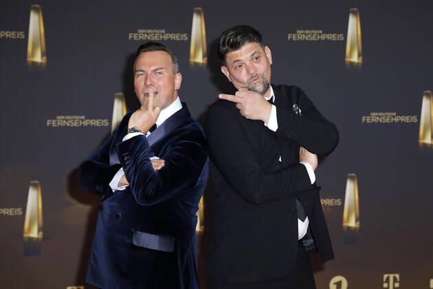 Tim Raue und Tim Mälzer bei der Deutscher Fernsehpreis Verleihung am 14.09.2022 in Koeln Deutscher Fernsehpreis Verleihung 2022 in Köln