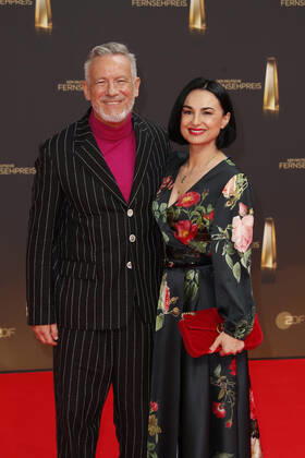 Der Deutsche Fernsehpreis 2021 Otto Steiner, Mimi Fiedler auf dem roten Teppich bei der Verleihung Der Deutsche Fernsehpreis Die TV-Highlights des Jahres am 14. September in den MMC Studios Köln. Copyright: xEventpressxGolejewskix