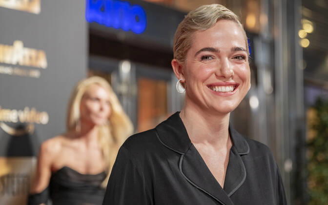 20220916 Kurier Romy-Branchenfest 2022 WIEN, OESTERREICH - 16. SEPTEMBER: Schauspielerin Verena Altenberger bei Ihrer Ankunft am roten Teppich vor dem Kurier Romy-Brachenfest 2022, bei dem im Rahmen einer festlichen Verleihung, die kreativen Talente hinter der Kamera in 15 Kategorien Nomnierten, geehrt werden am 16. September 2022 im Gartenbaukino in Wien, Oesterreich. 220916_SEPA_17_013 Copyright: xIsabellexOuvrardx SEPAxMedia