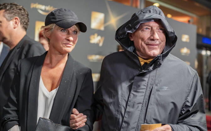 20220916 Kurier Romy-Branchenfest 2022 WIEN, OESTERREICH - 16. SEPTEMBER: Prinzessin Elisabeth Auersperg-Breunner mit Filmkritiker und Romy Erfinder Rudolf John bei der Ankunft am roten Teppich vor dem Kurier Romy-Brachenfest 2022, bei dem im Rahmen einer festlichen Verleihung, die kreativen Talente hinter der Kamera in 15 Kategorien Nomnierten, geehrt werden am 16. September 2022 im Gartenbaukino in Wien, Oesterreich. 220916_SEPA_17_019 Copyright: xIsabellexOuvrardx SEPAxMedia