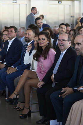 September 17, 2022, Madrid, Madrid, Spain: Penelope Cruz receives National Cinematrogy Award during 70th San Sebastian International Film Festival at Victoria Eugenia Theatre on September 17, 2022 in Donostia San Sebastian, Spain Madrid Spain - ZUMAg15_ 20220917_zaf_g15_073 Copyright: xJackxAbuinx