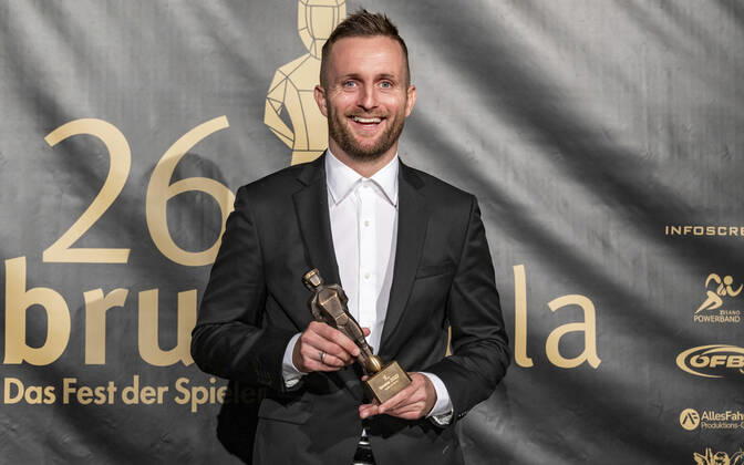 20220919 26. Bruno-Gala WIEN, OESTERREICH - 19. SEPTEMBER: Trainer von FC Red Bull Salzburg Matthias Jaissle, Preistraeger der Bruno-Award in der Kategorie Trainer der Saison praesentiert von Infoscreen waehrend der Preisverleihung anlaesslich des 26. Bruno Galas, Das Fest Der SpielerInnen, praesentiert von Kronen Zeitung im Globe Wien in der Marx-Halle am 19. September 2022 in Wien, Oesterreich. 220919_SEPA_17_001 Copyright: xIsabellexOuvrardx SEPAxMedia