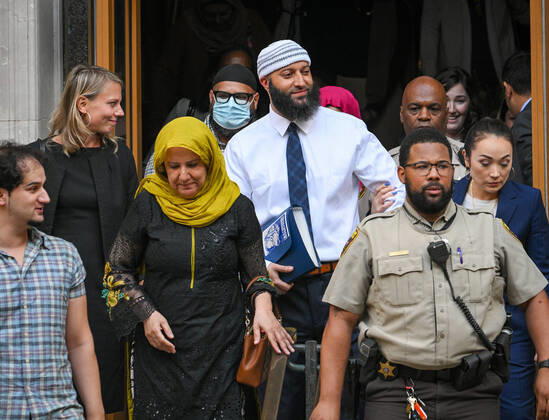 Bilder des Jahres 2022, News 09 September News Themen der Woche KW38 September 19, 2022, Baltimore, MD: Adnan Syed leaves the courthouse after Baltimore Circuit Judge Melissa Phinn on Monday, Sept. 19, 2022, overturned his first-degree murder conviction in the 1999 killing of Hae Min Lee. Baltimore - ZUMAm67_ 20220919_zaf_m67_011 Copyright: xJerryxJacksonx