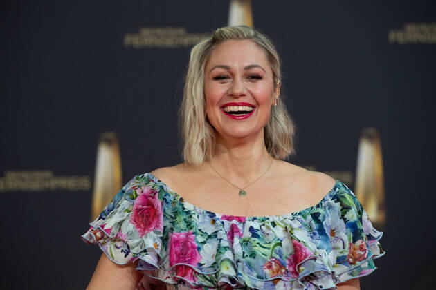 Ruth MOSCHNER, Moderatorin, Roter Teppich, Red Carpet Show, Ankunft, arrival, Verleihung des Deutschen Fernsehpreises, Der Deutsche Fernsehpreis 2022, Deutscher Fernsehpreis 2022 in Koeln, am 14.09.2022.