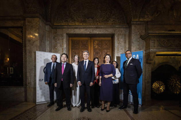 News Themen der Woche KW38 News Bilder des Tages (L-R) Josep Borrell, Hoher Vertreter der EU fuer Aussen- und Sicherheitspolitik, Yoshimasa Hayashi, Aussenminister von Japan, Melanie Joly, Aussenministerin von Kanada, Antony Blinken, Aussenminister der Vereinigten Staaten von Amerika, Catherine Colonna, Aussenministerin von Frankreich, Annalena Baerbock (Buendnis 90 Die Gruenen), Bundesaussenministerin, Marina Sereni, Vizeaussenministerin von Italien, und James Cleverly, Aussenminister von Grossbritannien, aufgenommen beim Treffen der G7 Aussenministerinnen und -Aussenminister am Rande der 77. Generalversammlung der Vereinten Nationen in New York City, 21.09.2022. New York City United States Copyright: xFlorianxGaertnerx