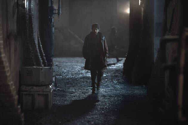 Cassian Andor (Diego Luna) in Lucasfilm s Andor (2022), Photo credit: Des Willie Lucasfilm Ltd. Copyright: xDesxWilliex 34407-012THA
