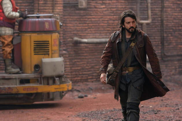 Cassian Andor (Diego Luna) in Lucasfilm s Andor (2022), Photo credit: Des Willie Lucasfilm Ltd. Copyright: xDesxWilliex 34407-013THA