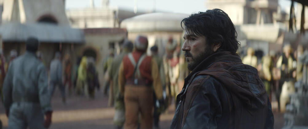 Cassian Andor (Diego Luna) in Lucasfilm s Andor (2022), Photo credit: Lucasfilm Ltd. Copyright: xLucasfilmxLtd.x 34407-027THA