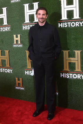 WASHINGTON, DC - SEPTEMBER 24: Bradley Cooper at HISTORYTalks 2022: Your Place in History at DAR Constitution Hall in Washington, DC on September 24, 2022. Copyright: xPatsyxLynchx