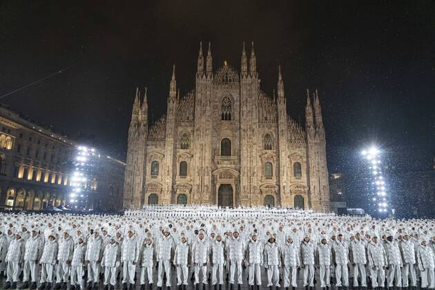 Entertainment Themen der Woche KW38 Entertainment Bilder des Tages Milan, Milan Fashion Week, Woman Spring Summer 2023. Milan, Women s Fashion, Spring Summer 2023. Moncler 70 party of the yearf Pictured: model  Copyright: xRiccardoxGIordanox xipa-agency.nx xmodaxmilanox