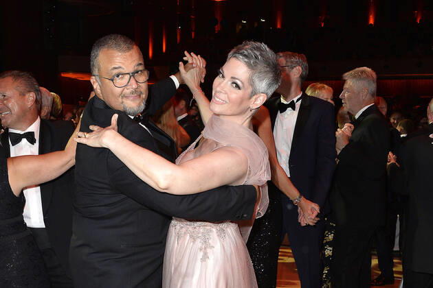 Entertainment Themen der Woche KW38 Cheryl Shepard und ihr Ehemann Nikolaus Okonkwo beim Opernball am 24.09.2022 in Leipzig Leipziger Operball 2022