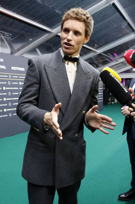 Eddie Redmayne bei der Verleihung des Golden Eye Award an Eddie Redmayne im Rahmen des Screenings des Netflix-Films The Good Nurse auf dem 18. Zurich Film Festival 2022 im Kongresshaus Zürich. Zürich, 25.09.2022