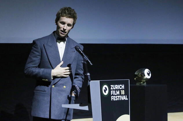 Eddie Redmayne bei der Verleihung des Golden Eye Award an Eddie Redmayne im Rahmen des Screenings des Netflix-Films The Good Nurse auf dem 18. Zurich Film Festival 2022 im Kongresshaus Zürich. Zürich, 25.09.2022