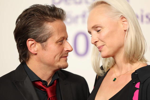 20. Deutsche Hörfilmpreis 2022 Roman Knizka mit Freundin Nele Herrmann Verrleihung des 20. Deutschen Hörfilmpreises 2022 in den Bolle Festsäle am Spree-Bogen in Berlin Copyright: xEventpressx