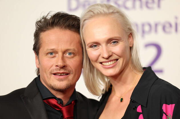 20. Deutsche Hörfilmpreis 2022 Roman Knizka mit Freundin Nele Herrmann Verrleihung des 20. Deutschen Hörfilmpreises 2022 in den Bolle Festsäle am Spree-Bogen in Berlin Copyright: xEventpressx