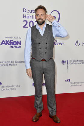 Steven Gätjen bei der Verleihung des 20. Deutschen Hörfilmpreises 2022 in den Bolle Festsälen am Spree-Bogen. Berlin, 27.09.2022
