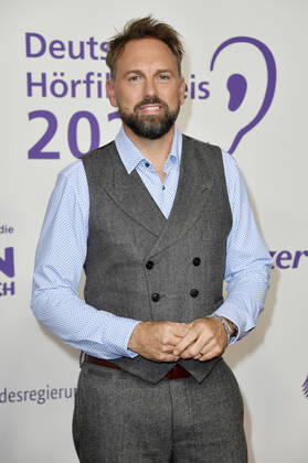 Steven Gätjen bei der Verleihung des 20. Deutschen Hörfilmpreises 2022 in den Bolle Festsälen am Spree-Bogen. Berlin, 27.09.2022