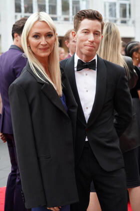 September 28, 2022, New York, NY, USA: ZANNA ROBERTS RASSI and SHAUN WHITE attend the New York City Ballet 2022 Fall Fashion Gala,.The David H. Koch Theater, Lincoln Center,.NYC.September 28, 2022. New York USA - ZUMAms4_ 20220928_zaf_ms4_003 Copyright: xSoniaxMoskowitzxGordonx