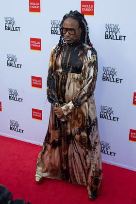 Billy Porter arrives on the red carpet at the New York City Ballet 2022 Fall Fashion Gala at the David H. Koch Theater in New York City on Wednesday, September 28th, 2022. 1 NYP20220928542 GabrielexHoltermann