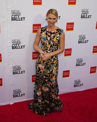 Claire Danes arrives on the red carpet at the New York City Ballet 2022 Fall Fashion Gala at the David H. Koch Theater in New York City on Wednesday, September 28th, 2022. 1 NYP20220928521 GabrielexHoltermann
