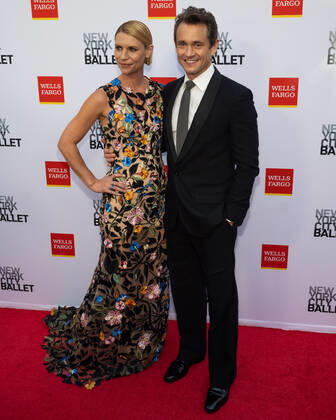Claire Danes and Hugh Dancy arrive on the red carpet at the New York City Ballet 2022 Fall Fashion Gala at the David H. Koch Theater in New York City on Wednesday, September 28th, 2022. 1 NYP20220928522 GabrielexHoltermann