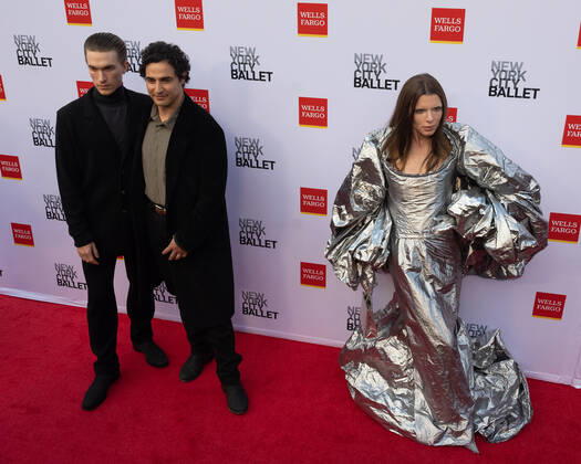 Zac Posen, Harrison Ball, and Julia Fox arrive on the red carpet at the New York City Ballet 2022 Fall Fashion Gala at the David H. Koch Theater in New York City on Wednesday, September 28th, 2022. 1 NYP20220928509 GabrielexHoltermann
