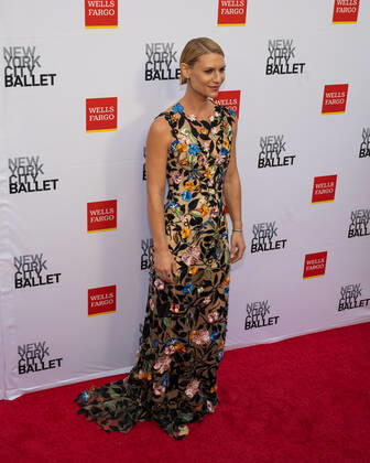 Claire Danes arrives on the red carpet at the New York City Ballet 2022 Fall Fashion Gala at the David H. Koch Theater in New York City on Wednesday, September 28th, 2022. 1 NYP20220928520 GabrielexHoltermann